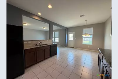 323 Mistflower, New Braunfels, TX 78130 - Photo 7