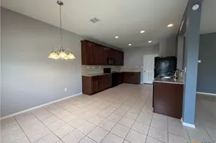 323 Mistflower, New Braunfels, TX 78130 - Photo 9