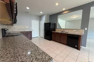 323 Mistflower, New Braunfels, TX 78130 - Photo 11