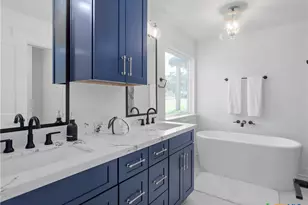 874 Lakebreeze Dr, Canyon Lake, TX 78133 - Photo 29