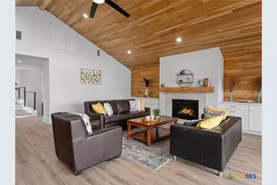 874 Lakebreeze Drive, Canyon Lake, TX 78133 - Photo 15