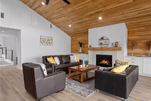 874 Lakebreeze Dr, Canyon Lake, TX 78133 - Photo 15