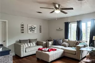 1364 Clinton Pl, Kenedy, TX 78119 - Photo 7
