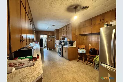 1364 Clinton Place, Kenedy, TX 78119 - Photo 11