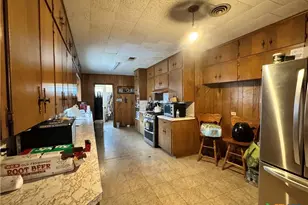 1364 Clinton Pl, Kenedy, TX 78119 - Photo 11