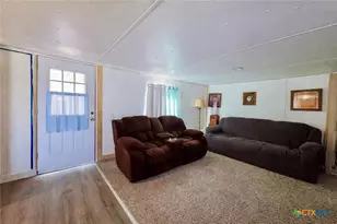 822 E Fannin St, Goliad, TX 77963 - Photo 5