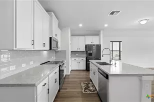 3640 Space Cloud Dr, New Braunfels, TX 78130 - Photo 11