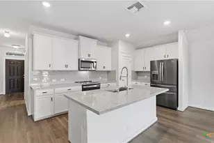 3640 Space Cloud Dr, New Braunfels, TX 78130 - Photo 9