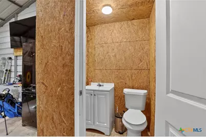 115 Lorenz, Stockdale, TX 78160 - Photo 29