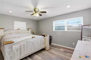 2002 Mission Dr, Victoria, TX 77901 - Photo 13