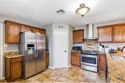 2002 Mission Drive, Victoria, TX 77901 - Photo 5