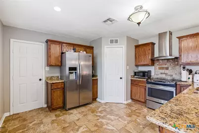 2002 Mission Drive, Victoria, TX 77901 - Photo 3