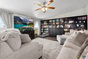 2850 Woodrow Center Rd, Kingsbury, TX 78638 - Photo 11