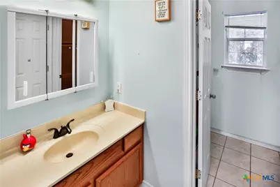 1561 County Road 320, Floresville, TX 78114 - Photo 9