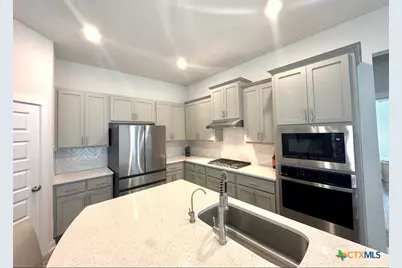 1937 Edelweiss, New Braunfels, TX 78130 - Photo 5