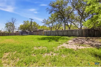 303 Roseland Avenue, Victoria, TX 77901 - Photo 7
