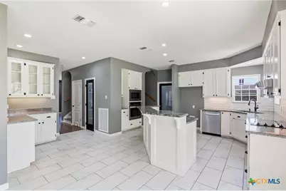 303 Roseland Avenue, Victoria, TX 77901 - Photo 13