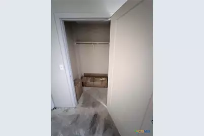 807 S Promenade Street, Hallettsville, TX 77964 - Photo 15