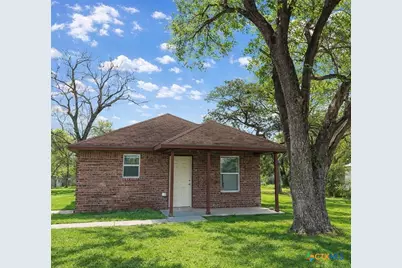 807 S Promenade Street, Hallettsville, TX 77964 - Photo 1