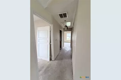 807 S Promenade Street, Hallettsville, TX 77964 - Photo 11