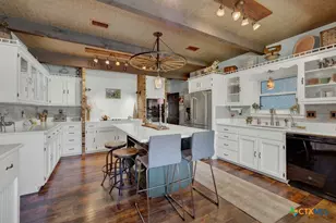 153 Sky Country Dr, New Braunfels, TX 78132 - Photo 11