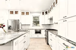 2854 Lakehills St, San Antonio, TX 78251 - Photo 11