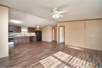 413 West Oaks Drive, Victoria, TX 77905 - Photo 13