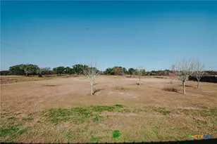 413 W Oaks Dr, Victoria, TX 77905 - Photo 31