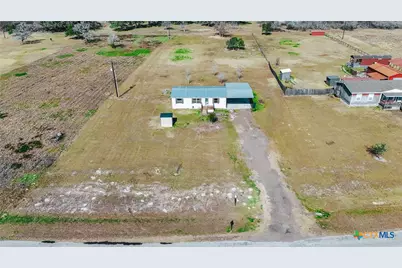 413 West Oaks Drive, Victoria, TX 77905 - Photo 3