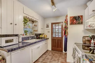 3307 Larry Ln, Austin, TX 78722 - Photo 9