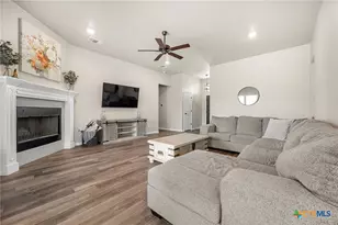 512 Holstein Dr, Belton, TX 76513 - Photo 3