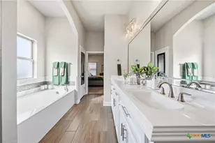 8505 Grand Oaks Ln, Killeen, TX 76542 - Photo 37