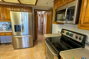 4911 Youngsford Rd, Marion, TX 78124 - Photo 11