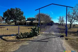 4911 Youngsford Rd, Marion, TX 78124 - Photo 3