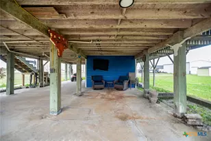 448 Stovall Dr, Palacios, TX 77465 - Photo 3