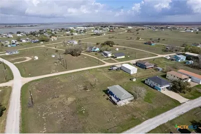 448 Stovall Drive, Palacios, TX 77465 - Photo 5