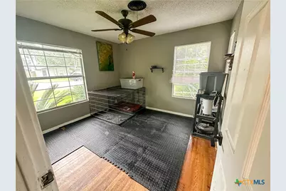 2503 E Mistletoe Avenue, Victoria, TX 77901 - Photo 9