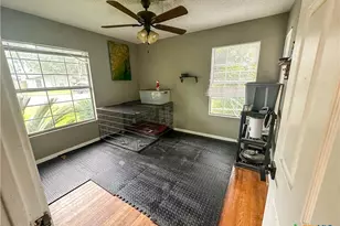 2503 E Mistletoe Ave, Victoria, TX 77901 - Photo 9