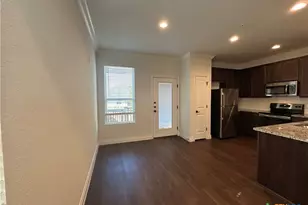 320 Untermaier St, New Braunfels, TX 78130 - Photo 5