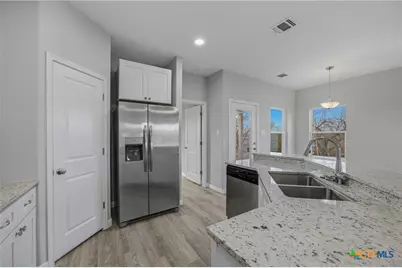 608 Mustang Circle, Nixon, TX 78140 - Photo 5