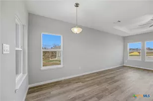 608 Mustang Cir, Nixon, TX 78140 - Photo 7