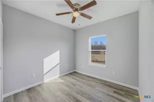 608 Mustang Cir, Nixon, TX 78140 - Photo 13