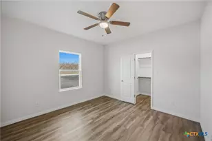 604 Mustang Cir, Nixon, TX 78140 - Photo 7