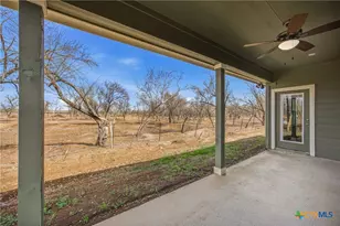 604 Mustang Cir, Nixon, TX 78140 - Photo 15