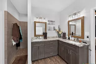 494 Flash Cir, Luling, TX 78648 - Photo 15