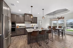 494 Flash Cir, Luling, TX 78648 - Photo 9