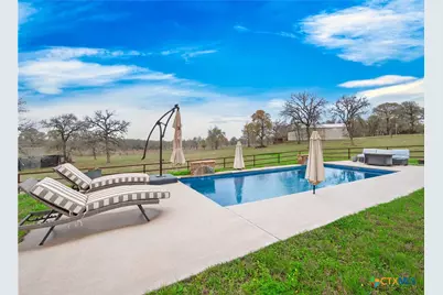 494 Flash Circle, Luling, TX 78648 - Photo 35