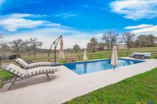 494 Flash Cir, Luling, TX 78648 - Photo 35