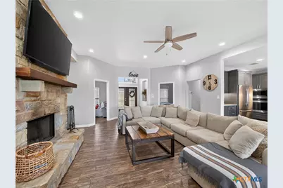494 Flash Circle, Luling, TX 78648 - Photo 9