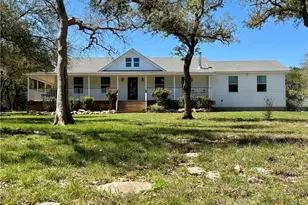 211 Creekwood Ct, Spring Branch, TX 78070 - Photo 1